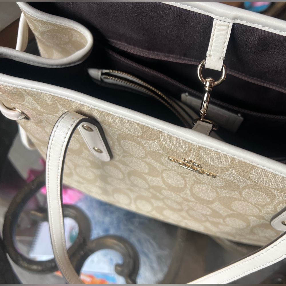 Coach Drawstring Carryall Bag - Picture 5 of 8